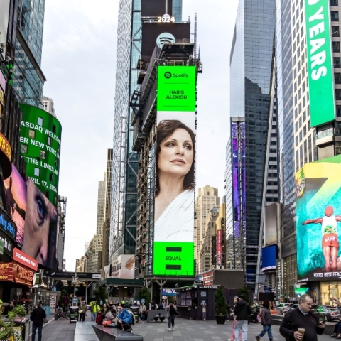 Χάρις Αλεξίου: Σε billboard στην Times Square Χάρις Αλεξίου: Σε billboard στην Times Square 
