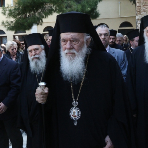 Παρέμβαση Ιερώνυμου για τις επιθέσεις σε πολιτικούς