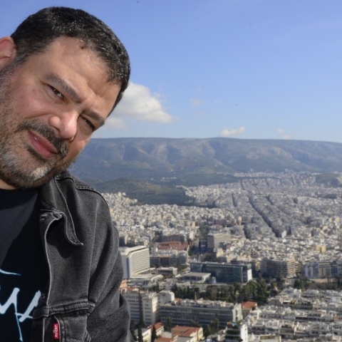 Ο DJ ALX απαντά σε 31 ερωτήσεις για την Αθήνα και τη ζωή του στην πόλη.