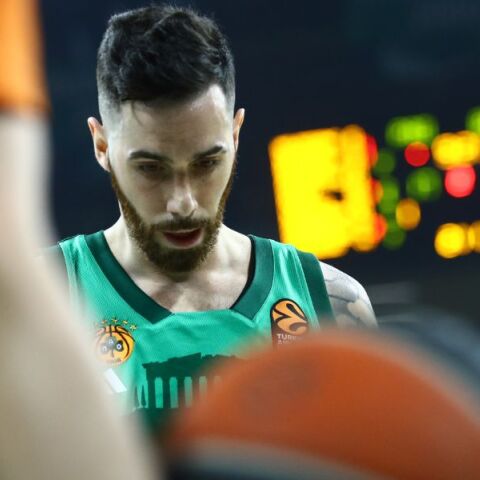 Λούκα Βιλντόζα - Διέρρηξαν το σπίτι του καλαθοσφαιριστή του Παναθηναϊκού - Αφαίρεσαν χρήματα και τιμαλφή. 