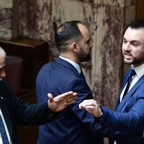 Ο Κωνσταντίνος Φλώρος μετά την επίθεση στον Βασίλη Γραμμένο