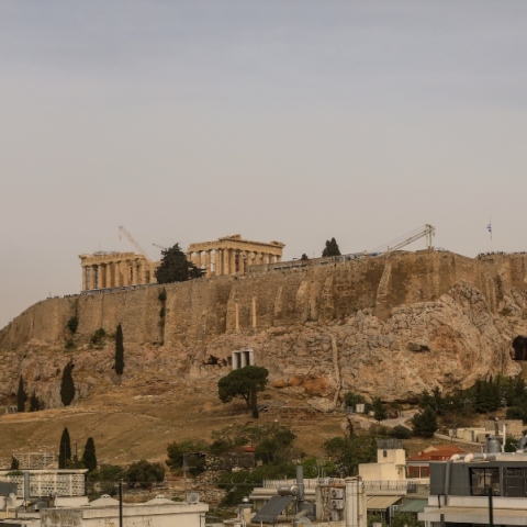 Η Αθήνα με αφριακνική σκ΄πονη στην ατμόσφαιρα