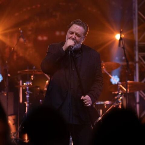 Ο Ράσελ Κρόου περιοδεύει με το συγκρότημά του στις ΗΠΑ και θα συμμετάσχει στο Γκλάστονμπερι - Ο διάσημος ηθοποιός ανακοίνωσε συναυλιακές ημερομηνίες.