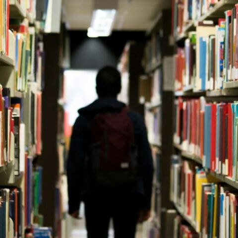 Πέλλα: Ανήλικος έσβησε τσιγάρο στο μάγουλο συμμαθητή του - Συνελήφθη 15χρονος, όπως επίσης οι γονείς του για παραμέληση εποπτείας.