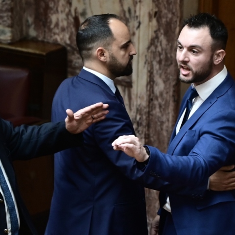 Ξυλοδαρμός στη Βουλή: Οι αντιδράσεις των κομμάτων