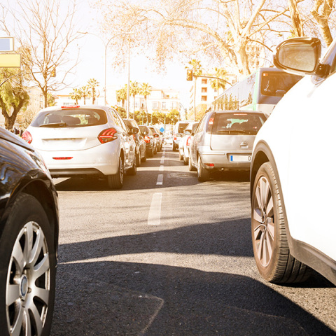 Κλείστε τα σχολεία και κάντε τα πάρκινγκ