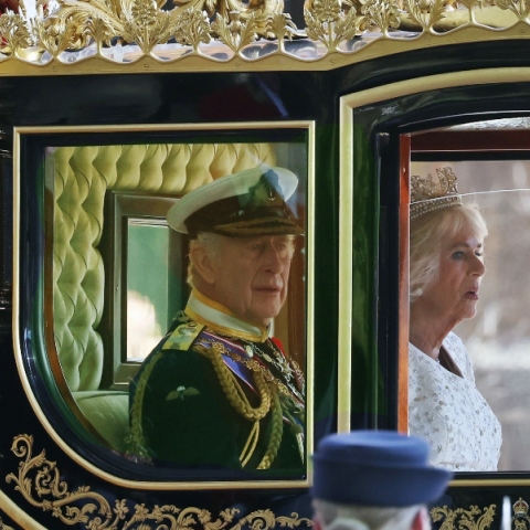 Κάρολος: Επιστρέφει στα δημόσια καθήκοντά του