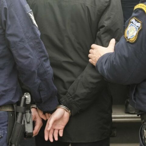 Νίσυρος: Συνελήφθη ο αρχαιοφύλακας που κατηγορείται για σεξουαλική κακοποίηση ανηλίκων - Του ασκήθηκε ποινική δίωξη σε βαθμό κακουργήματος