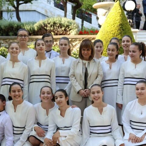 Το έργο «Η ουράνια πολιτεία» στον κήπο του Προεδρικού Μεγάρου, στο πλαίσιο του 2ου Φεστιβάλ Λατρευτικής Μουσικής - Παρουσία της Κατερίνας Σακελλαροπούλου.