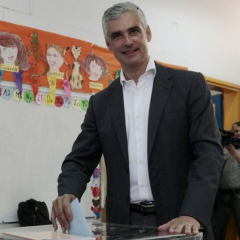 ΣΥΡΙΖΑ: Στο επικοινωνιακό επιτελείο του κόμματος εντάσσεται ο Άρης Σπηλιωτόπουλος, πρώην υπουργός της ΝΔ.