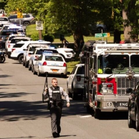 Αστυνομικός στις ΗΠΑ με όπλο στο χέρι