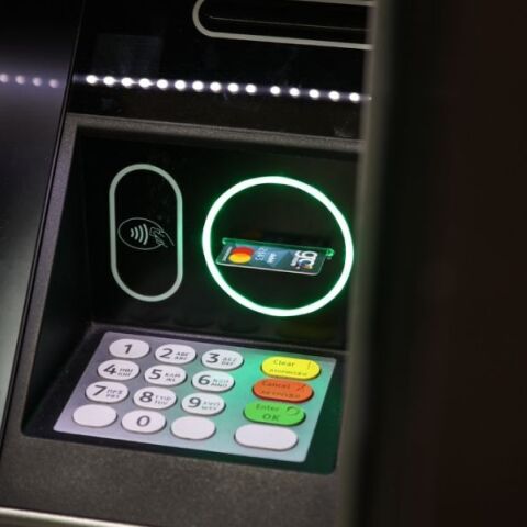 Τράπεζες: «Παγώνουν» οι συναλλαγές για έξι ημέρες λόγω των αργιών Πάσχα και Πρωτομαγιάς - Τι θα ισχύσει με μισθοδοσίες - πληρωμές.