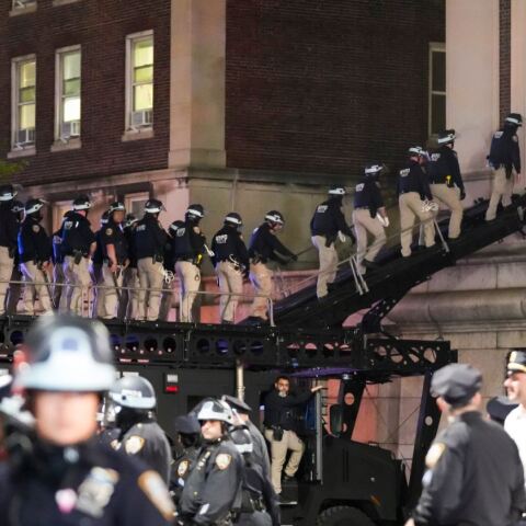 Η αστυνομία εκκένωσε την κατάληψη στο πανεπιστήμιο Κολούμπια - Δεκάδες συλλήψεις φοιτητών