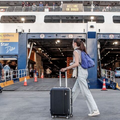 Πάσχα: Τουλάχιστον 24.000 επιβάτες θα ταξιδέψουν σήμερα από το λιμάνι του Πειραιά - Στο 100% η πληρότητα των πλοίων - Ποιοι είναι οι δημοφιλείς προορισμοί