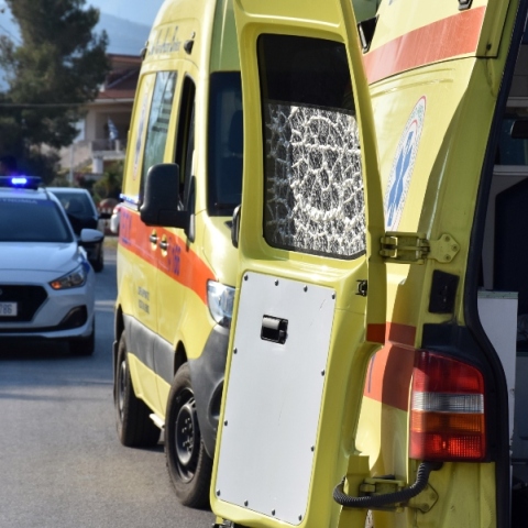 Τροχαίο στη Βούλα: Δύο μηχανές παρέσυραν 72χρονη