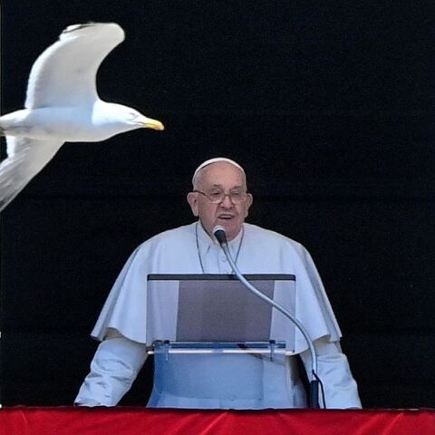 Βατικανό: Ευχές του πάπα Φραγκίσκου για το Ορθόδοξο Πάσχα - Απευθύνθηκε στους πιστούς από την πλατεία του Αγίου Πέτρου.