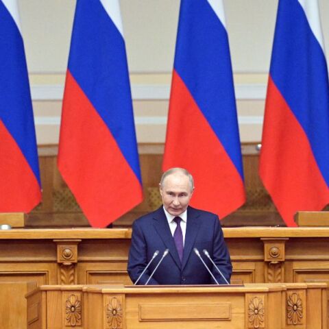 Ρωσία: Ο πρόεδρος Πούτιν ζήτησε τη διεξαγωγή στρατιωτικών γυμνασίων που θα περιλαμβάνουν εξάσκηση στη χρήση τακτικών πυρηνικών όπλων.