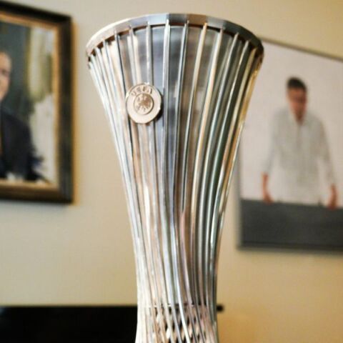 Δήμος Αθηναίων: Στην Πλατεία Κοτζιά το τρόπαιο του Conference League - Θα το υποδεχθεί ο Χάρης Δούκας - Οι ώρες κοινού. 