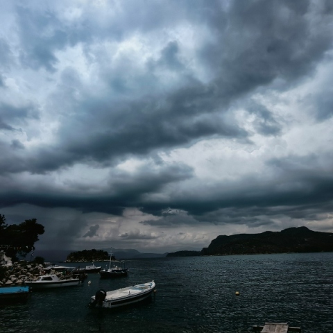 Καιρός: Βροχές και καταιγίδες την Παρασκευή