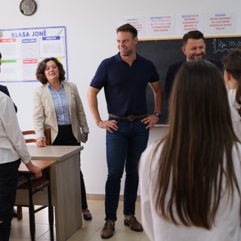 Κασσελάκης: Επίσκεψη σε μειονοτικό σχολείο Αλβανίας