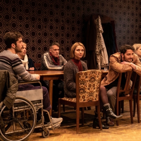 Κερδίστε 15 διπλές προσκλήσεις για την πρεμιέρα της θεατρικής παράστασης «Σ’ εσάς που με ακούτε»