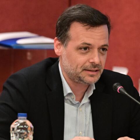 Χάρης Δούκας: «Η πόλη δεν αντέχει άλλο τσιμέντο και νέα μεγαθήρια» - Τι αποφασίστηκε για τις διατάξεις περί υψών στον δήμο Αθηναίων.