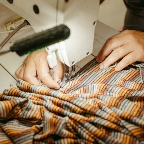 Η shein και πάλι στο στρόχαστρο για τις υπερωρίες των προμηθευτών της 