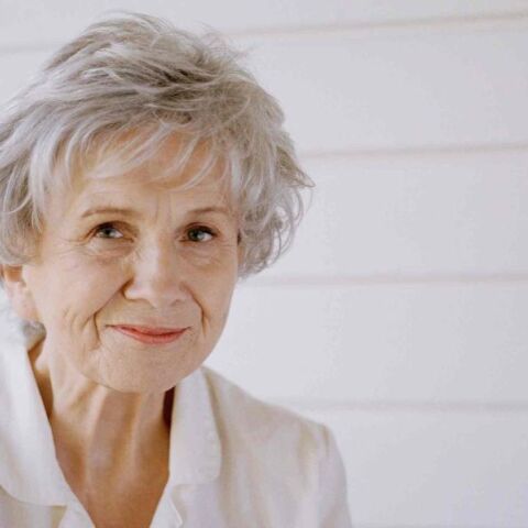 Άλις Μoνρό: Πέθανε σε ηλικία 92 ετών η βραβευμένη με Νόμπελ Λογοτεχνίας Καναδή συγγραφέας - Αναδρομή στη ζωή και το έργο της κορυφαίας διηγηματογράφου.