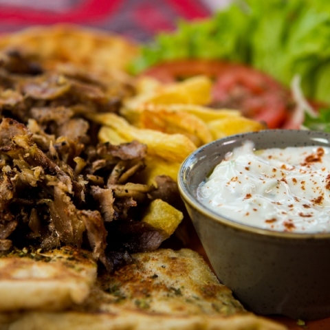 Πού θα βρεις τα πιο rock σουβλάκια και κρέατα στην Αθήνα