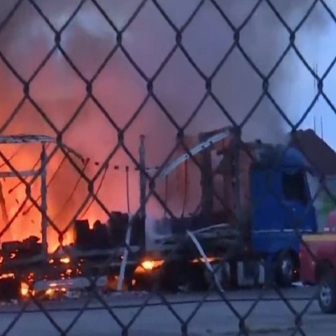 Φωτιά σε φορτηγά στο λιμάνι της Θεσσαλονίκης