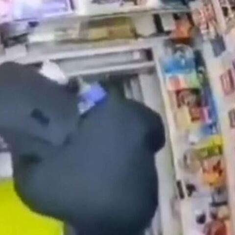 Παγκράτι: Ληστεία με πριόνι σε περίπτερο