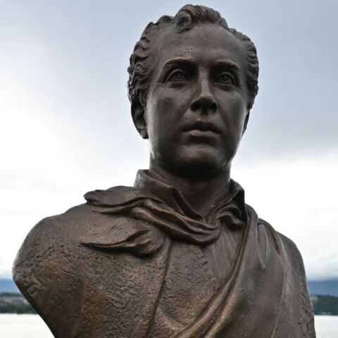 Λόρδος Βύρωνας: Προτομή του μεγάλου Βρετανού φιλέλληνα τοποθετήθηκε στη Γενεύη για τα 200 χρόνια από τον θάνατό του.