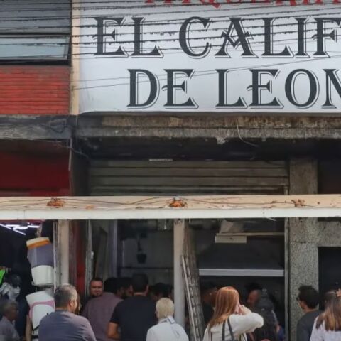Ένα μικρό εστιατόριο που σερβίρει τάκος στην Πόλη του Μεξικού έλαβε αστέρι Michelin - Το El Califa de León έγινε η πρώτη taquería που κατακτά τη διάκριση. 