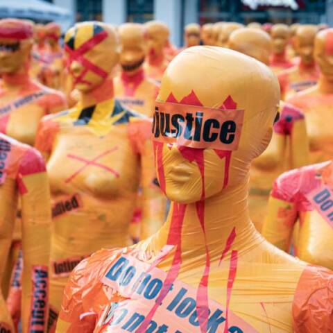 «Γυναικοκτονία». Μια λέξη τάφος ομαδικός