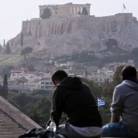 Το κόστος διαβίωσης είναι η βασική ανησυχία της Gen Ζ και των millennials και στην Ελλάδα σύμφωνα με έρευνα - Οι προβληματισμοί και οι ενδείξεις αισιοδοξίας.