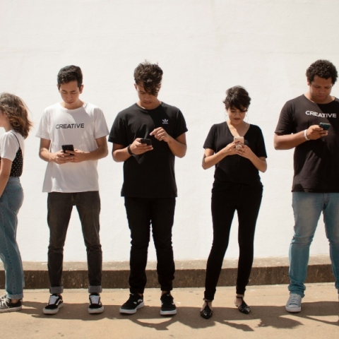 Τα παιδιά δεν είναι καλά: Η παρουσία smartphones και η ψυχική υγεία