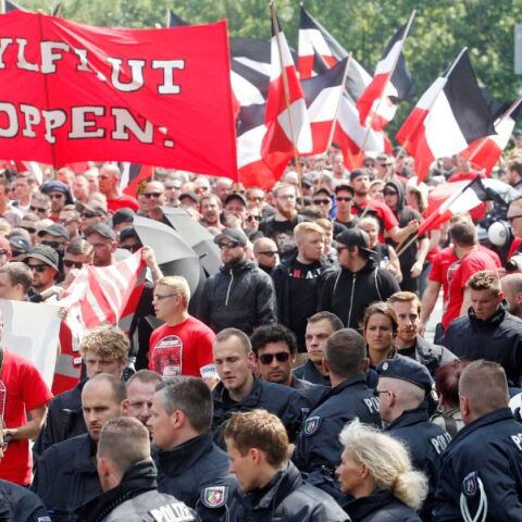 Γερμανία: Αυξήθηκαν κατά ένα τέταρτο μέσα στο 2023 τα εγκλήματα με κίνητρο την ακροδεξιά ιδεολογία - Αυξανόμενη τάση προς την πολιτική βία - Ο ρόλος του AfD.