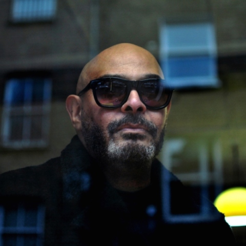 O Barry Adamson επέστρεψε μετά από 8 χρόνια με το άλμπουμ «Cut To Black»