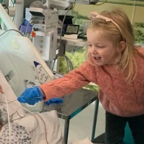 Βρευανός βουλευτής επιζεί από σηπτικό σοκ - Ακρωτηρίασαν τα άκρα του 