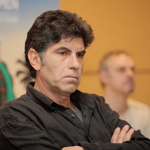 Γιάννης Μπέζος