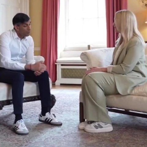 Πώς ένα ζευγάρι SAMBA ταρακούνησε μία κυβέρνηση