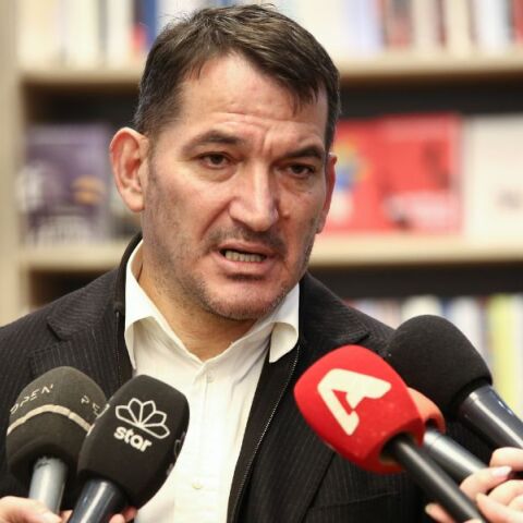 Πύρρος Δήμας: ΣΥΡΙΖΑ και Χρυσή Αυγή έσπαγαν πλακάκια και έσκιζαν μνημόνια, δεν έκαναν τίποτα άλλο - Η συνέντευξη του υποψήφιου ευρωβουλευτή της ΝΔ. 