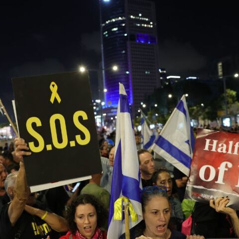 Ισραήλ: Χιλιάδες διαδηλωτές συγκεντρώθηκαν στο Τελ Αβίβ με αίτημα την επιστροφή των ομήρων από τη Λωρίδα της Γάζας.