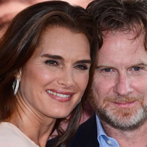 Μπρουκ Σιλντς: Δύο σπάνιες γαμήλιες φωτογραφίες μοιράστηκε η διάσημη ηθοποιός για την 23η επέτειο του γάμου της με τον Κρις Χέντσι.