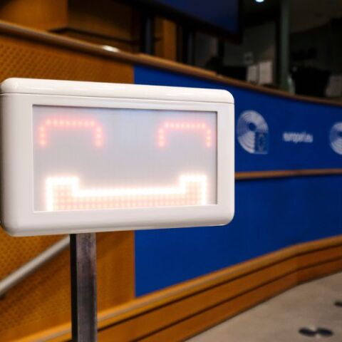 Ευρωπαϊκή Επιτροπή: Ανοίγει νέα υπηρεσία για την τεχνητή νοημοσύνη - Με σκοπό την εφαρμογή της νέας νομοθεσίας της ΕΕ - Θα απασχολεί 140 ειδικούς.