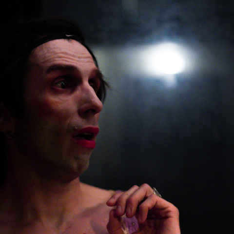 «Μάθε με να φεύγω» του Άκη Δήμου, σε σκηνοθεσία Γιάννη Σκουρλέτη, στο Bijoux de Kant Hood art space