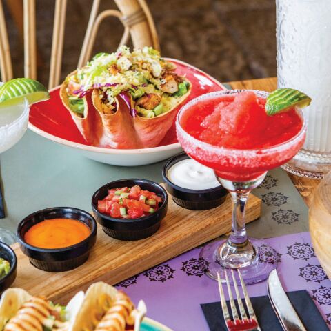 17 resto που μας ταξιδεύουν με τις γεύσεις τους σε όλο τον κόσμο