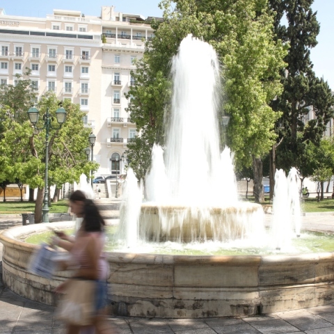 Καύσωνας: Προ των πυλών το πρώτο κύμα - Πόσο θα ανέβει η θερμοκρασία