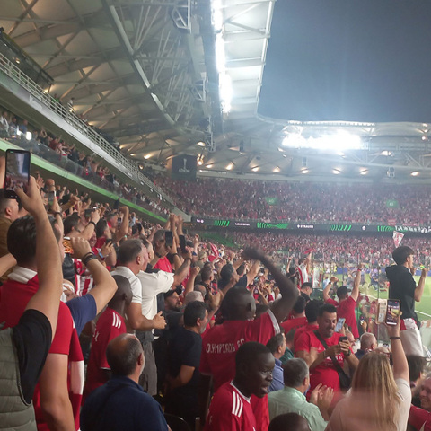 Ολυμπιακός: Ένα κόκκινο ποτάμι στην πιο μεγάλη νύχτα