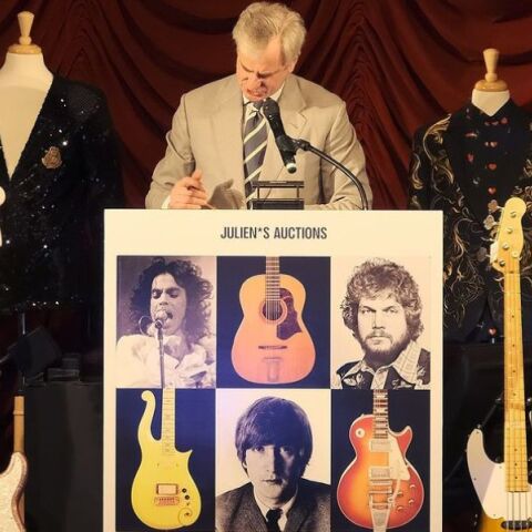 Τζον Λένον: Έσπασε το ρεκόρ δημοπρασιών των Beatles η κιθάρα του από το άλμπουμ «Help!» - Πωλήθηκε στην τιμή των 2,9 εκατομμυρίων δολαρίων.